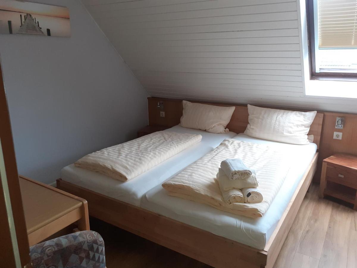 Weinhaus Hotel Norddeich  Esterno foto